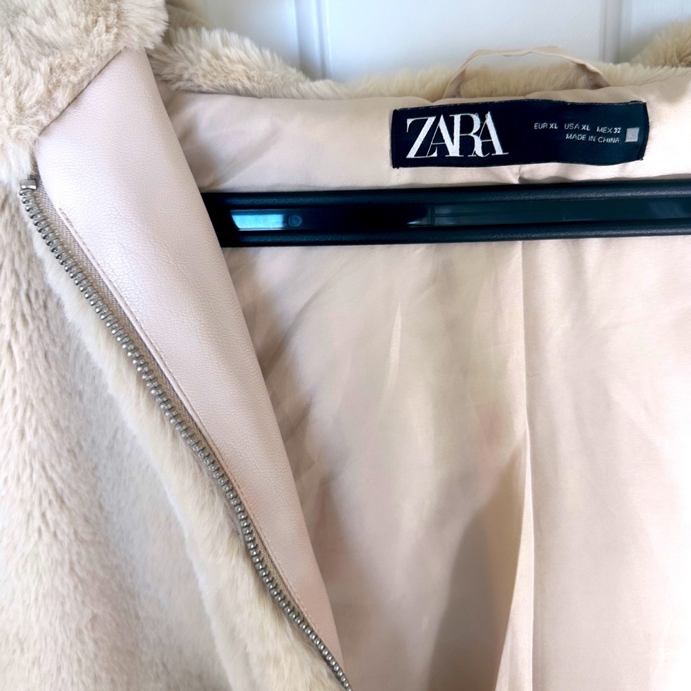 LIKE NEW ZARA Faux Fur Teddy Jacket Coat Hooded Beige Tan Brown Soft Cozy Bomber - Picture 6 of 9